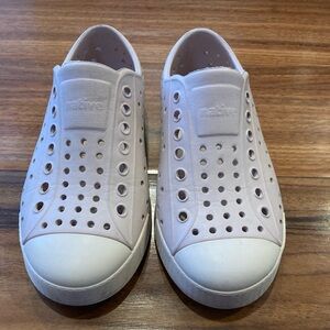 Native Slip-On water shoes in Pale Pink size C11